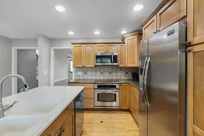 697 Fox Hollow, Dekalb, IL 60115 - Photo 16