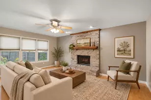 697 Fox Hollow, Dekalb, IL 60115 - Photo 12
