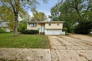 1410 Princeton Ln, Schaumburg, IL 60193 - Photo 1