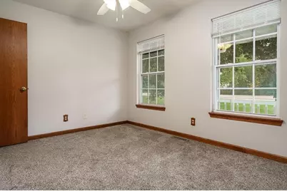 1059 E Main Street, Rockton, IL 61072 - Photo 8