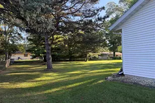 1059 E Main St, Rockton, IL 61072 - Photo 4