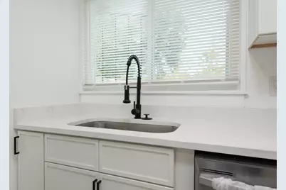 2236 E 96th Street, Chicago, IL 60617 - Photo 6