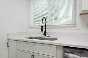 2236 E 96th St, Chicago, IL 60617 - Photo 6
