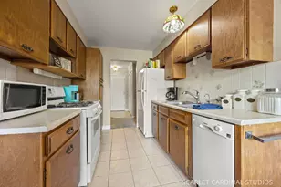 1321 S Finley Rd, Lombard, IL 60148 - Photo 6