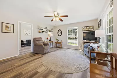 1106 Oak Valley Drive, Cary, IL 60013 - Photo 2