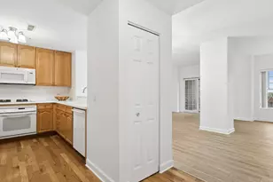 44 N Vail Ave, Arlington Heights, IL 60005 - Photo 4
