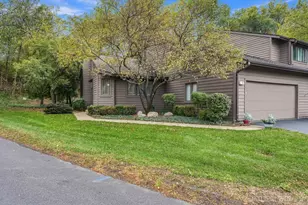 110 Elmtree Ct, Saint Charles, IL 60174 - Photo 1