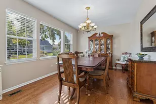 21305 Hidden Lk Ct, Crest Hill, IL 60403 - Photo 6