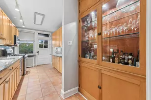 6436 N Damen Ave, Chicago, IL 60645 - Photo 8