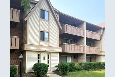 9 Parkside Court #6, Vernon Hills, IL 60061 - Photo 1