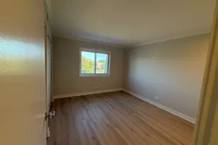 9386 Bay Colony Dr, Des Plaines, IL 60016 - Photo 8
