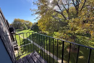 9386 Bay Colony Dr, Des Plaines, IL 60016 - Photo 12