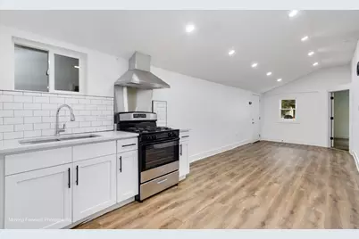 1437 Superior Street, Aurora, IL 60505 - Photo 2