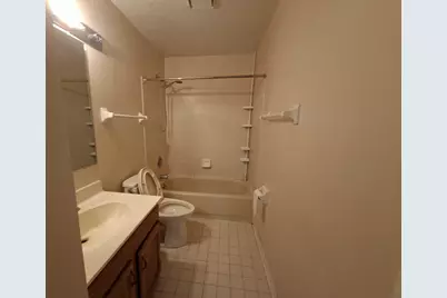 34 Newtown Drive, Buffalo Grove, IL 60089 - Photo 12
