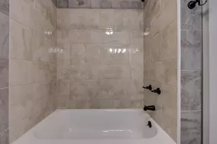 3637 W Oakdale Ave, Chicago, IL 60618 - Photo 10
