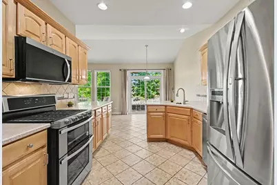 1360 Mansfield Drive, Aurora, IL 60502 - Photo 8