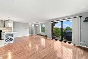 700 N Briar Hill Ln, Addison, IL 60101 - Photo 8