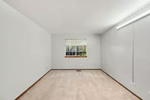 2107 Southwind Cir, Schaumburg, IL 60194 - Photo 10