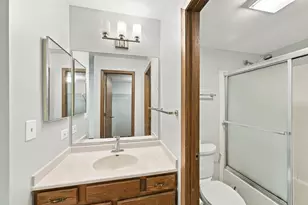 2107 Southwind Cir, Schaumburg, IL 60194 - Photo 12