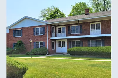 2820 Dundee Road #10B, Northbrook, IL 60062 - Photo 1