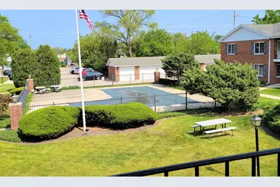 2820 Dundee Road #10B, Northbrook, IL 60062 - Photo 16