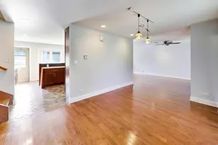 655 Flagstaff Ln, Hoffman Estates, IL 60169 - Photo 8