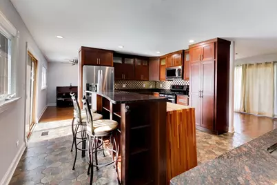 655 Flagstaff Lane, Hoffman Estates, IL 60169 - Photo 10