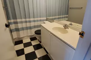 111 W Maple St, Chicago, IL 60610 - Photo 16