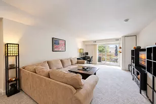 5400 Astor Ln, Rolling Meadows, IL 60008 - Photo 8
