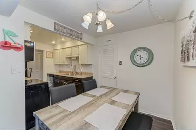 4111 W 98th Street #D, Oak Lawn, IL 60453 - Photo 8