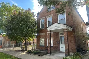 2705 W 39th Pl, Chicago, IL 60632 - Photo 2