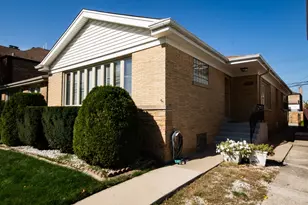 2804 W Estes Ave, Chicago, IL 60645 - Photo 2