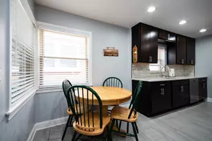 2804 W Estes Ave, Chicago, IL 60645 - Photo 12