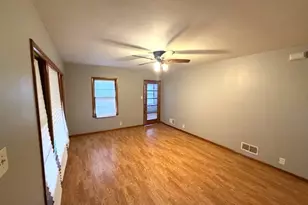 16428 South Park Ave, South Holland, IL 60473 - Photo 4
