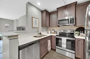 336 Schubert Ct, Wheaton, IL 60189 - Photo 8