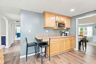 913 Church Road, Aurora, IL 60505 - Photo 6