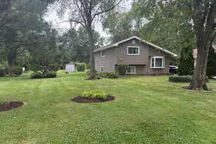 29W313 Ray Ave, West Chicago, IL 60185 - Photo 2