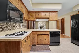 1132 E 166th Pl, South Holland, IL 60473 - Photo 6