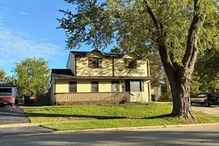 1040 Larkdale Row, Wauconda, IL 60084 - Photo 2