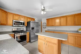 3578 Miracle Dr, Saint Anne, IL 60964 - Photo 8