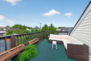 5438 W Melrose St, Chicago, IL 60641 - Photo 32