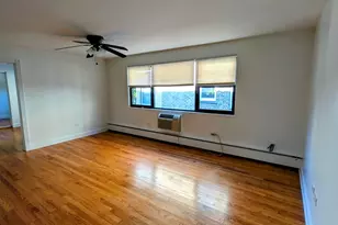 7610 N Rogers Ave, Chicago, IL 60626 - Photo 2