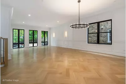 3714 N Claremont Avenue, Chicago, IL 60618 - Photo 2