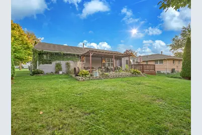 523 W 8th Street, Belvidere, IL 61008 - Photo 24