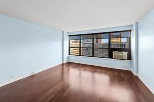 2930 N Sheridan Rd, Chicago, IL 60657 - Photo 2