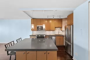 2930 N Sheridan Rd, Chicago, IL 60657 - Photo 10
