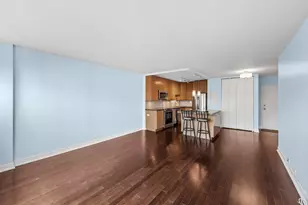 2930 N Sheridan Rd, Chicago, IL 60657 - Photo 4
