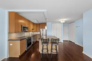 2930 N Sheridan Rd, Chicago, IL 60657 - Photo 6