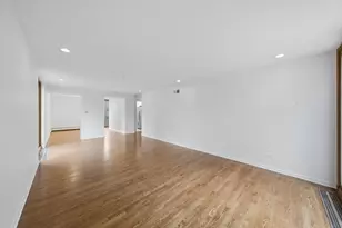 1473 E Park Pl, Chicago, IL 60637 - Photo 8