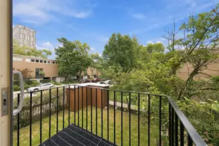 1473 E Park Pl, Chicago, IL 60637 - Photo 14